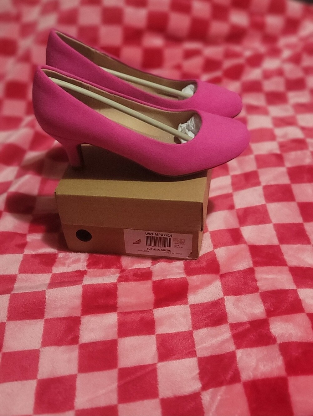 Fuchsia Suede Women’s Pumps - Classic Mid Heel - Picture 3 of 6